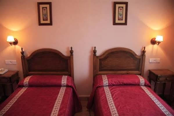 Hotel Patri วูเอสการ์ ภายนอก รูปภาพ